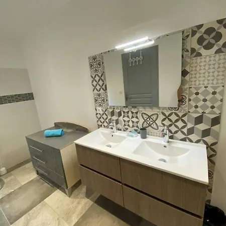 T2 Querciu Vue Avec Piscine. * Sari-Solenzara