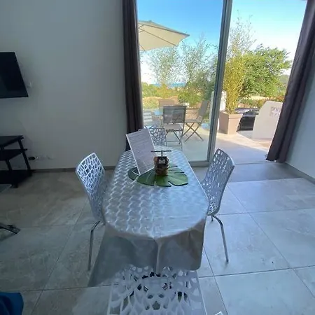 T2 Querciu Vue Avec Piscine. Apartment Sari-Solenzara